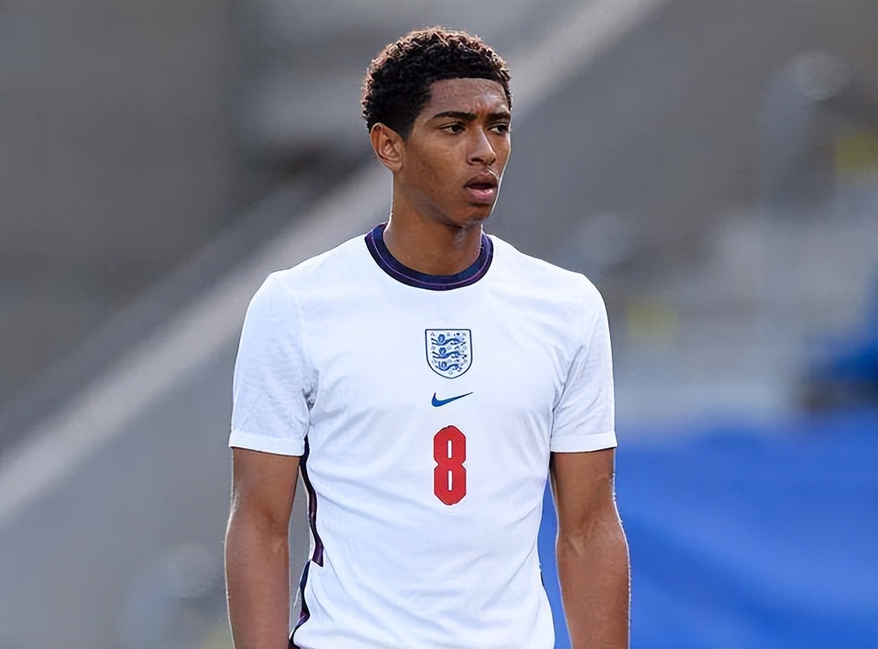 离谱Bug？《怪猎荒野》玩家发现DLC越多帧数却越高！