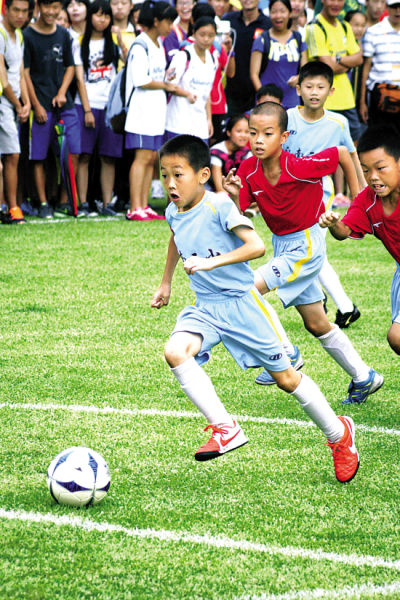 [NBA]伦纳德火力全开 外线三分手起刀落