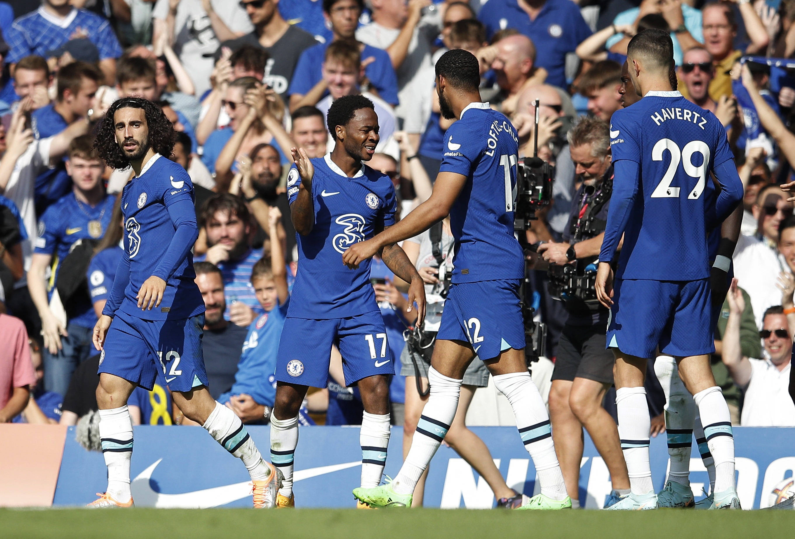 湖人关键时刻阵容展现统治力