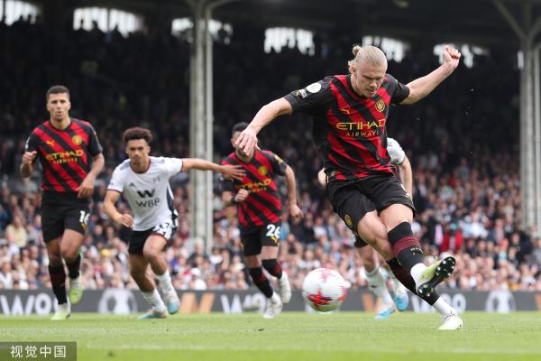 残阵“大巴黎”击败巴塞罗那